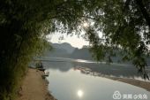 《默黙地等候》(阿影演唱)的文本歌词及LRC歌词