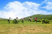 《嗨翻草原》(潘龙江演唱)的文本歌词及LRC歌词
