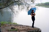 《思恋风雨中》(谢小雨演唱)的文本歌词及LRC歌词