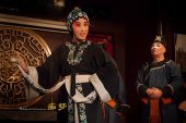 《痴梦无悔》(杜训谭演唱)的文本歌词及LRC歌词