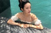 《新欢渡旧爱》(黄静美演唱)的文本歌词及LRC歌词
