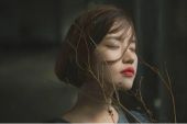 《你是世界上最狠心的女人》(胡杰夕演唱)的文本歌词及LRC歌词