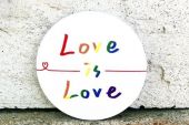 《Love Is Love》(杨丞琳演唱)的文本歌词及LRC歌词
