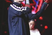 《贝贝》(永动机演唱)的文本歌词及LRC歌词