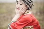 《阿里山的姑娘》(蓝雨&张焱演唱)的文本歌词及LRC歌词