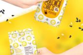 《Hello Yellow!》(住岡梨奈演唱)的文本歌词及LRC歌词