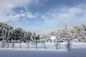 《下雪的星期天》(梁宝强,王小闹演唱)的文本歌词及LRC歌词