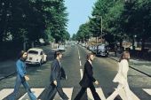 《勇(AbbeyRoad版)》(旅行团乐队演唱)的文本歌词及LRC歌词