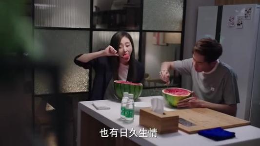 《靠着寂寞取暖》LRC歌词 《靠着寂寞取暖》(龙梅子)歌词555uuu下载