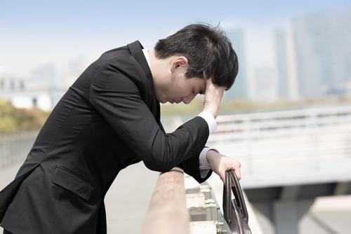 《男人的眼泪》LRC歌词 《男人的眼泪》(吴奇隆)歌词555uuu下载