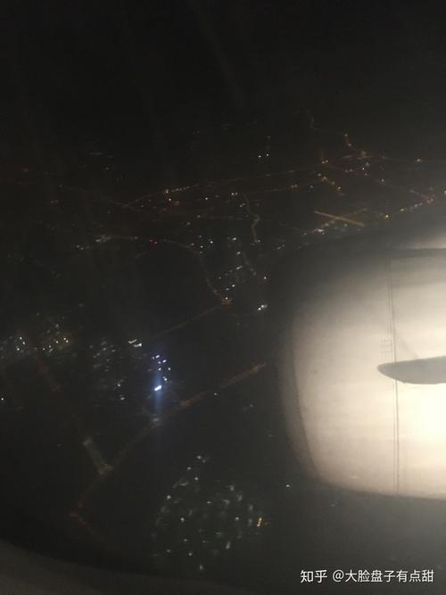 《谁在夜里想起我》LRC歌词 《谁在夜里想起我》(王键)歌词555uuu下载