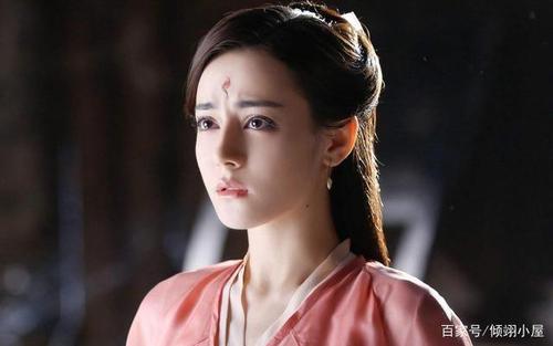 《坠入红尘中的女人》LRC歌词 《坠入红尘中的女人》(刘萱萱)歌词555uuu下载