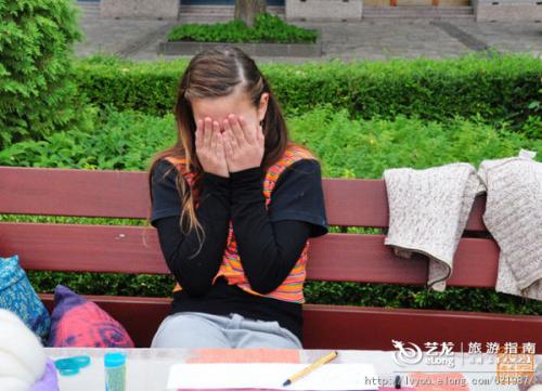 《害羞的姑娘》LRC歌词 《害羞的姑娘》(王欢)歌词555uuu下载