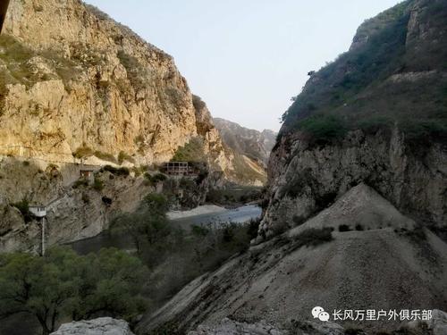 《迷途》LRC歌词 《迷途》(郑钧)歌词555uuu下载