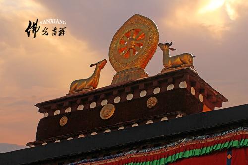 《宝顶之巅》LRC歌词 《宝顶之巅》(李玉刚)歌词555uuu下载