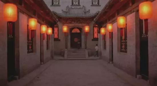 《大红灯笼高高挂》LRC歌词 《大红灯笼高高挂》(红蔷薇)歌词555uuu下载