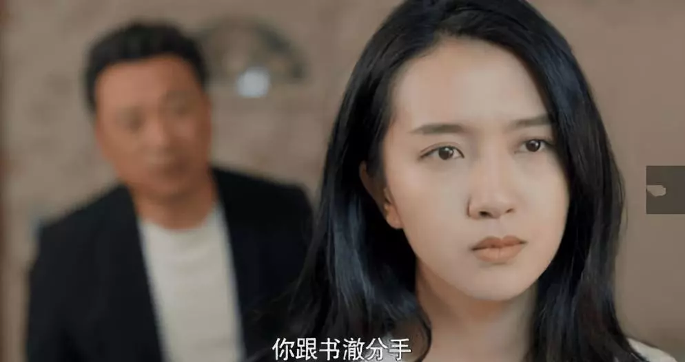 《太懂事的女人没人心疼》LRC歌词 《太懂事的女人没人心疼》(陈瑞)歌词555uuu下载