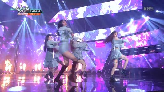 《中国姑娘(Live)》LRC歌词 《中国姑娘(Live)》(金志文)歌词555uuu下载
