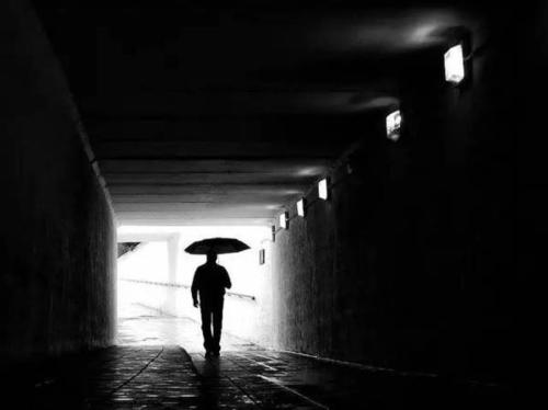 《其实男人很脆弱》LRC歌词 《其实男人很脆弱》(舒晓龙)歌词555uuu下载
