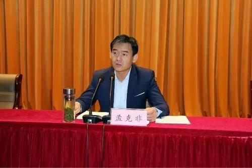 《在路上》LRC歌词 《在路上》(鑫玉儿)歌词555uuu下载