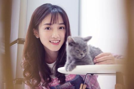 《心动女生》LRC歌词 《心动女生》(杨罡)歌词555uuu下载