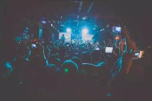 《我要你(Live)》LRC歌词 《我要你(Live)》(张杰)歌词555uuu下载
