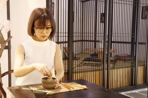 《有缘再相遇》LRC歌词 《有缘再相遇》(雨露)歌词555uuu下载