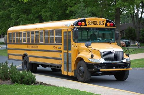 《Yellow Bus》LRC歌词 《Yellow Bus》(遊助)歌词555uuu下载