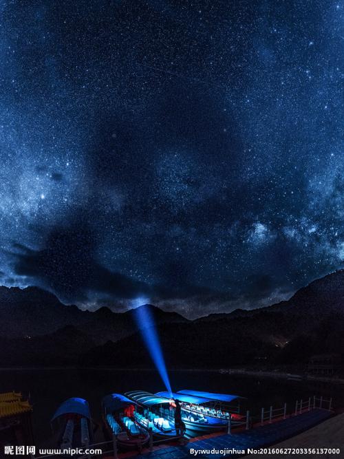 《星空下的守护》LRC歌词 《星空下的守护》(萌萌哒天团)歌词555uuu下载