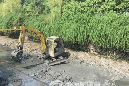 《只要能拥着你》LRC歌词 《只要能拥着你》(钟镇涛)歌词555uuu下载