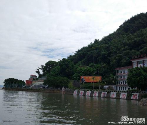 《秀美三都》LRC歌词 《秀美三都》(乌兰图雅)歌词555uuu下载
