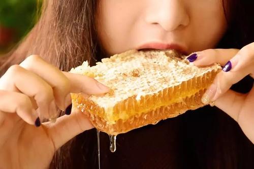 《原来真的有这样的人》LRC歌词 《原来真的有这样的人》(阮丹青)歌词555uuu下载