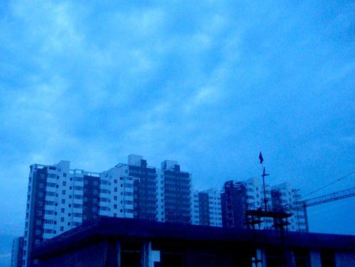 《清晨五点》LRC歌词 《清晨五点》(刘虹桦)歌词555uuu下载