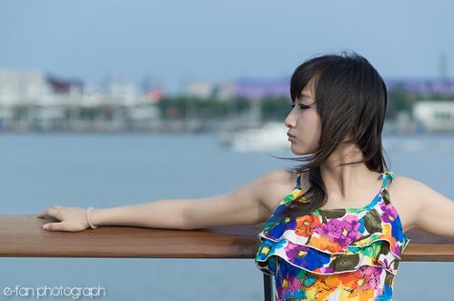 《江畔倩影》LRC歌词 《江畔倩影》(丛伟)歌词555uuu下载