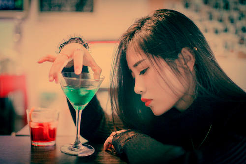 《思念如酒》LRC歌词 《思念如酒》(金久哲)歌词555uuu下载
