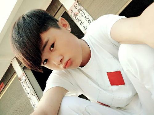 《那个男孩》LRC歌词 《那个男孩》(汪苏泷)歌词555uuu下载