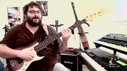 《致玩音乐的那个哥们》LRC歌词 《致玩音乐的那个哥们》(吴佳琳)歌词555uuu下载