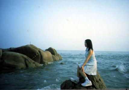 《你听海是不是在笑》LRC歌词 《你听海是不是在笑》(孟庭苇)歌词555uuu下载