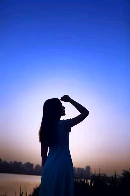 《遥望远方的你》LRC歌词 《遥望远方的你》(花树)歌词555uuu下载