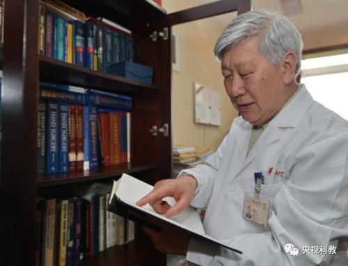 《念诗之王》LRC歌词 《念诗之王》(小可儿)歌词555uuu下载