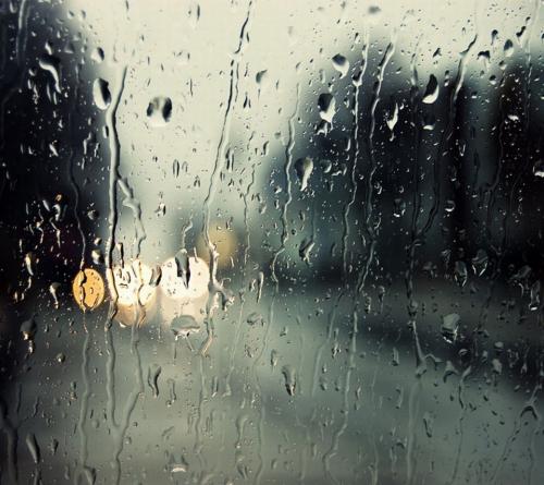 《雨滴没落》LRC歌词 《雨滴没落》(阿尔达克)歌词555uuu下载