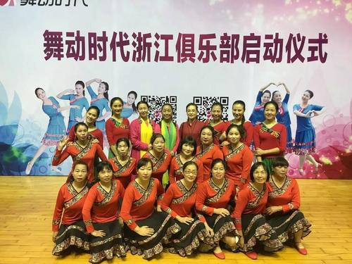 《舞动时代》LRC歌词 《舞动时代》(海弦月)歌词555uuu下载