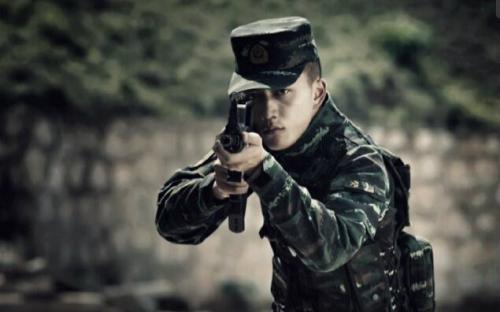 《我的兵哥哥》LRC歌词 《我的兵哥哥》(小琢)歌词555uuu下载