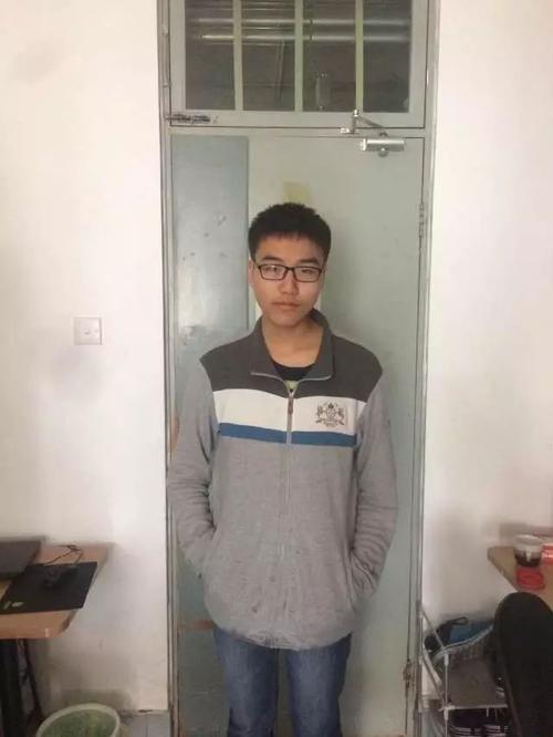 《远在咫尺》LRC歌词 《远在咫尺》(陈奕迅)歌词555uuu下载