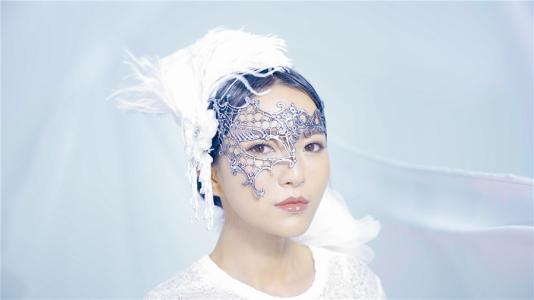 《假面之恋》LRC歌词 《假面之恋》(胡灵)歌词555uuu下载