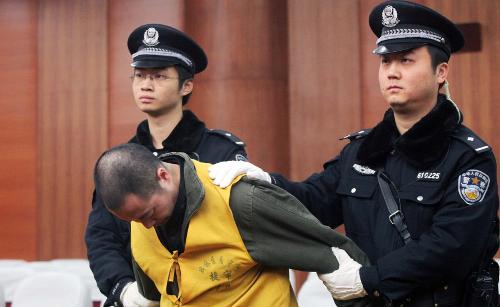《故意》LRC歌词 《故意》(何洁,孙郡)歌词555uuu下载