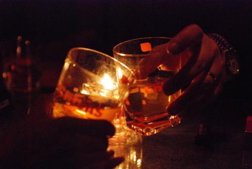 《我且干杯》(程响)歌词555uuu下载