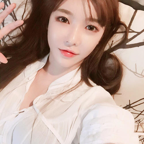 《美女主播》LRC歌词 《美女主播》(叶子)歌词555uuu下载