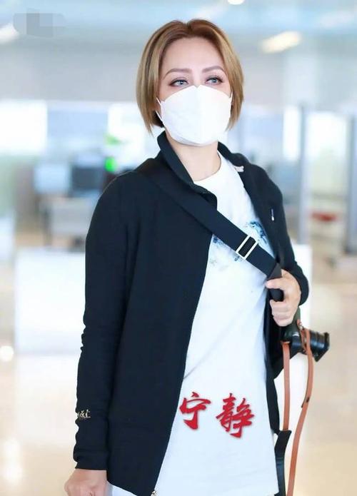 《姐姐》LRC歌词 《姐姐》(吴庆国)歌词555uuu下载