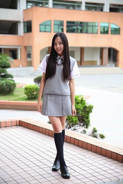 《我的高中女生》LRC歌词 《我的高中女生》(张郎)歌词555uuu下载